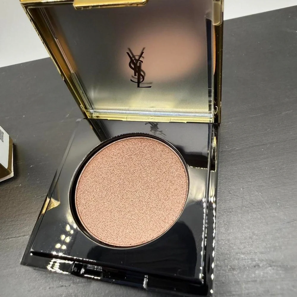 YSL Satin Crush Eye Shadow‎ in shade 22 excessive brown NIB